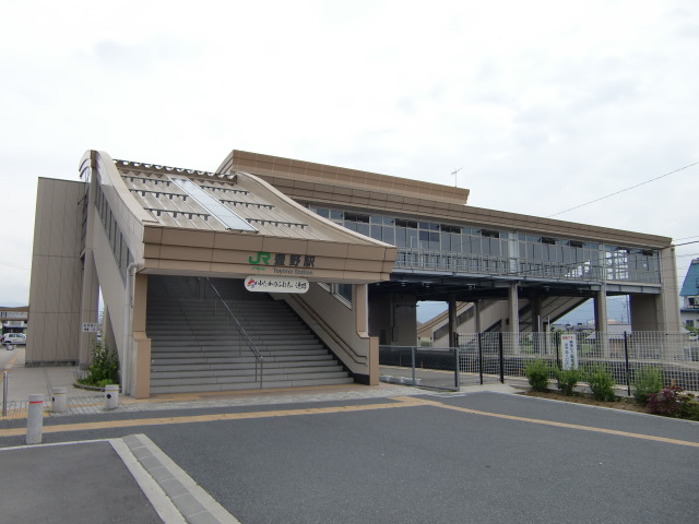 駅舎 (北口)