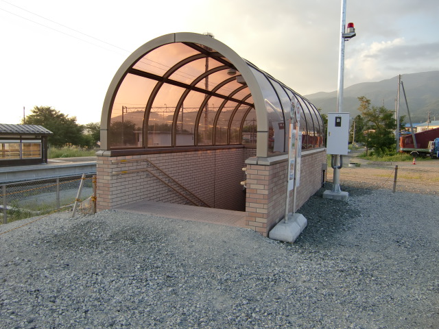 駅出入口(東側)