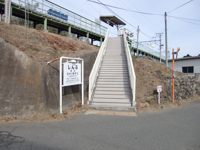 上りホーム出入口