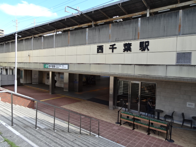 駅舎 (南口)