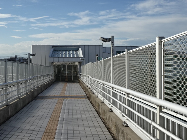 駅舎 (北口2F)
