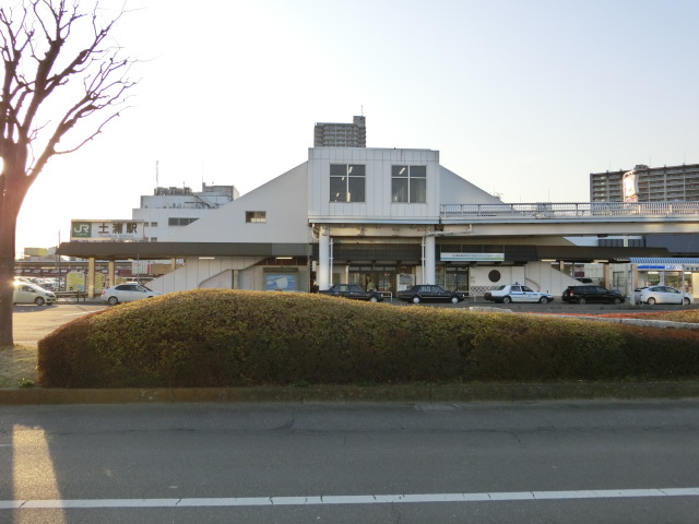 駅舎 (東口)