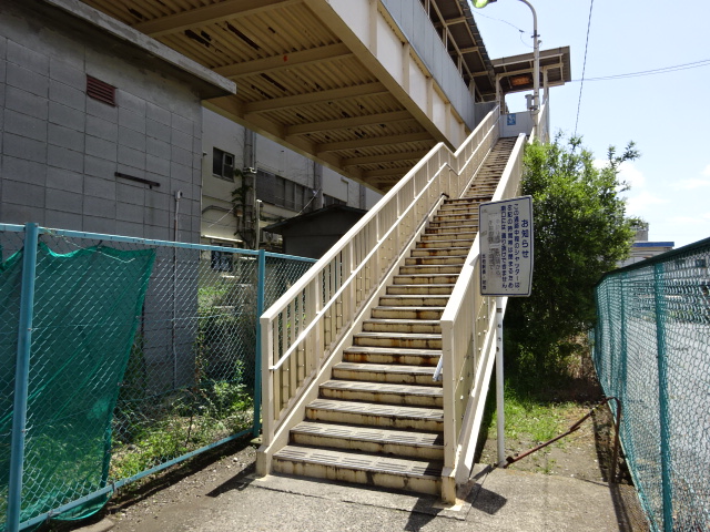 駅出入口 (北口)