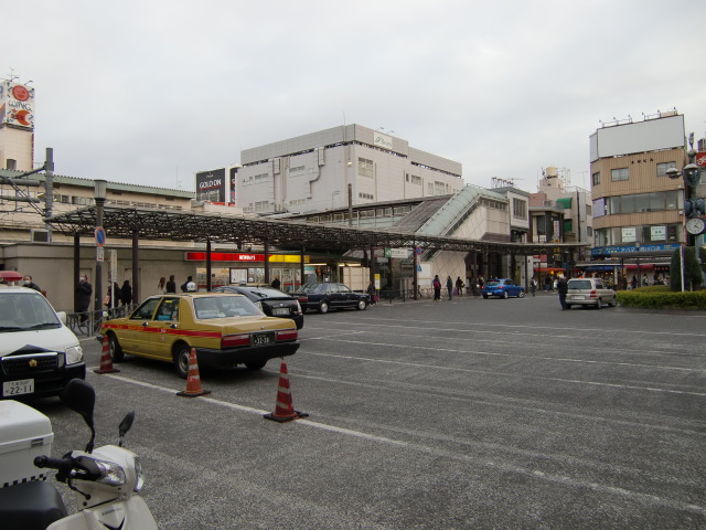 駅舎 (東口)