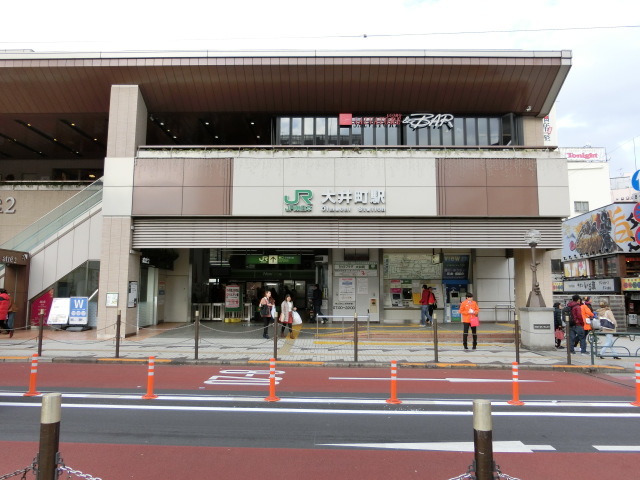 駅舎 (東口)
