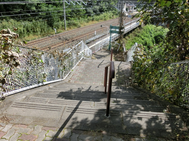 駅出入口 (小諸方)