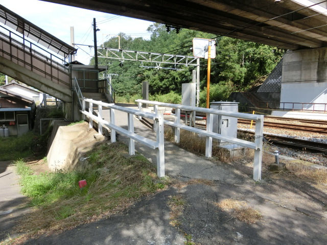 駅出入口 (中込方)