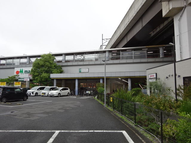 駅舎 (東口)