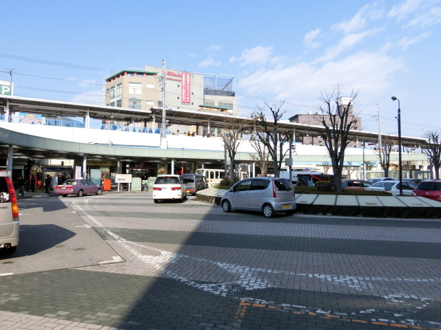 駅舎 (東口)