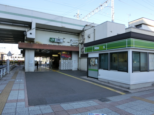 駅舎 (南口)