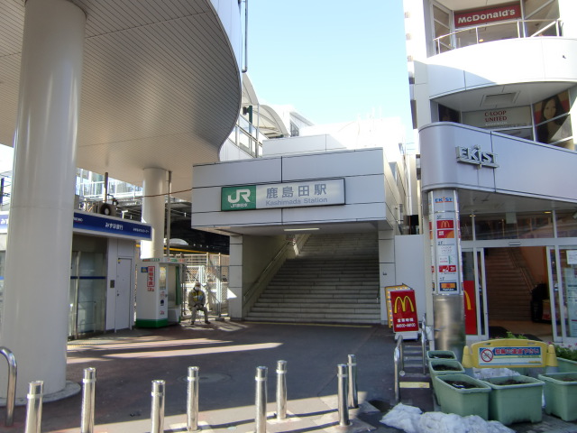 駅舎 (東口)