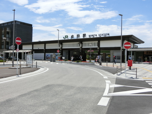 駅舎 (東口)
