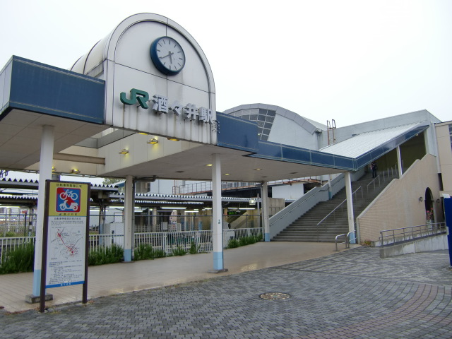 駅舎 (東口)