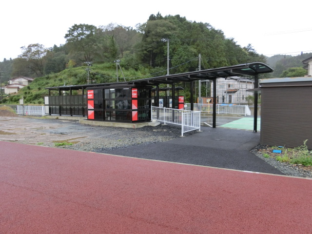 駅出入口 (表口)