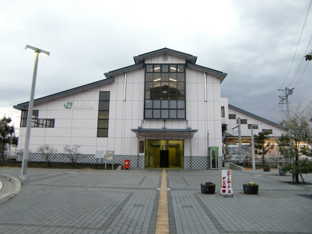 駅舎 (アルプス口)