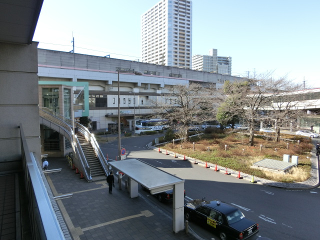 駅舎 (東口)
