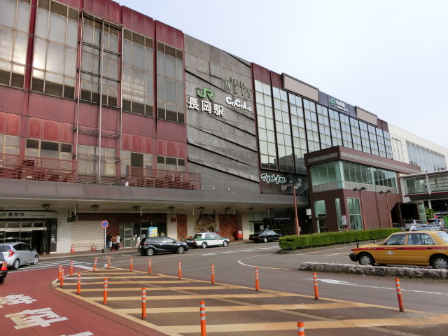 駅舎 (大手口 (中央口))