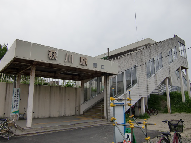 駅舎 (西口)
