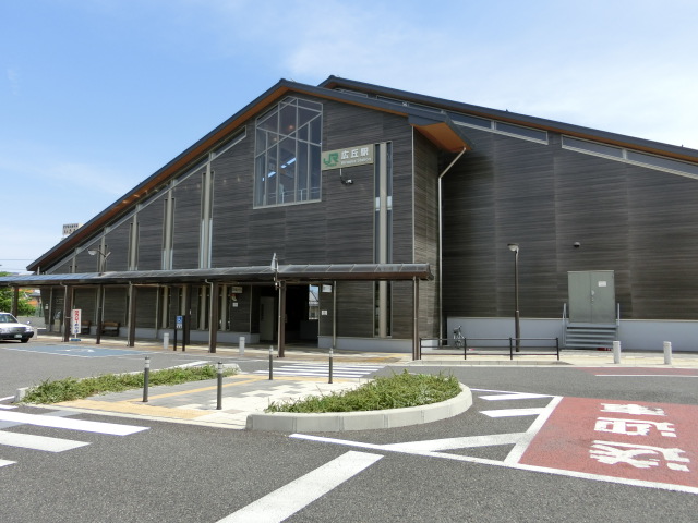 駅舎 (西口 (短歌の里口))