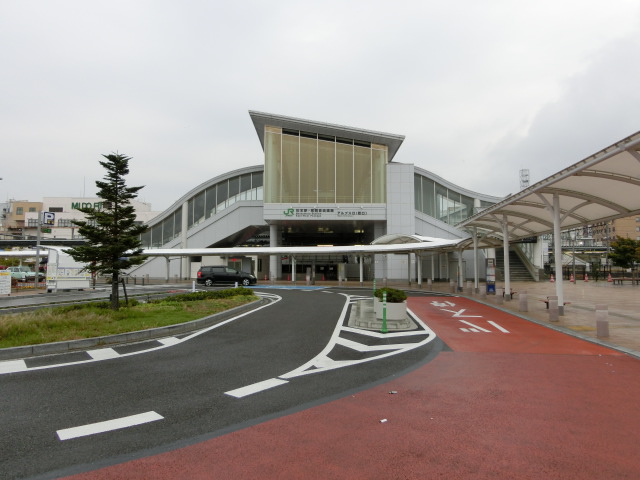 駅舎 (アルプス口 (西口))