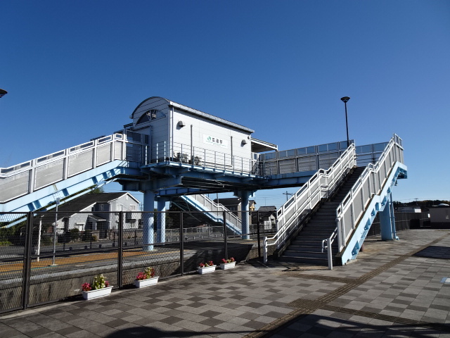 駅出入口 (西口)