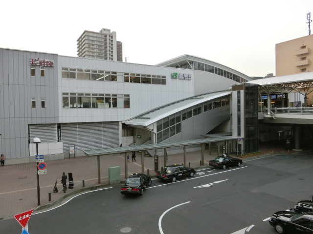 駅舎 (東口)