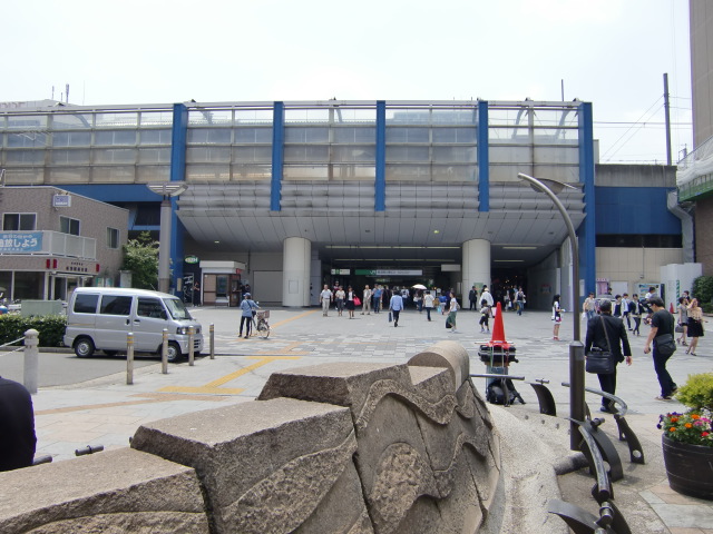 駅舎 (北改札東口)