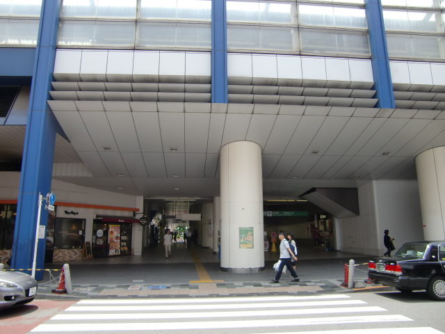 駅舎 (南改札東口)