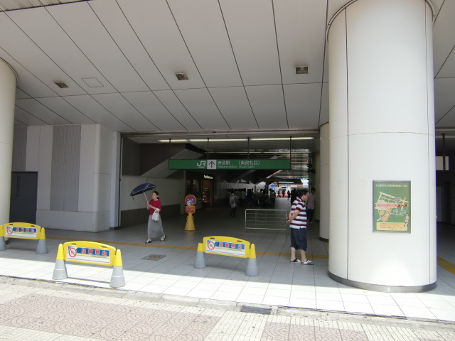 駅舎 (南改札西口)