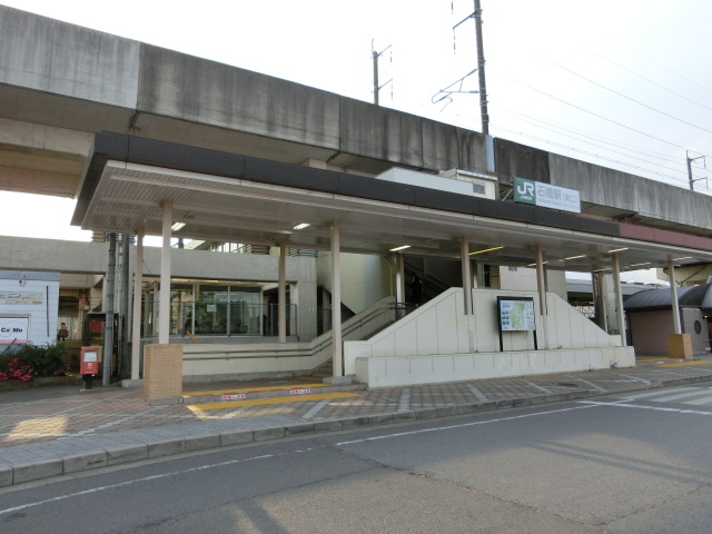 駅舎 (東口)