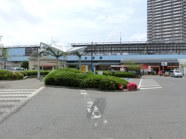 駅舎 (東口)