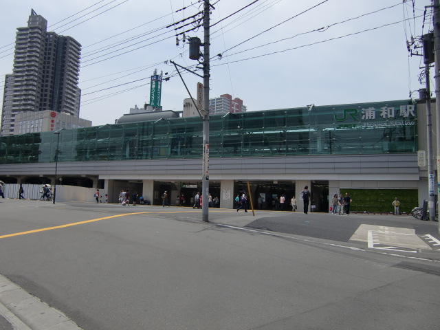 駅舎 (東口)