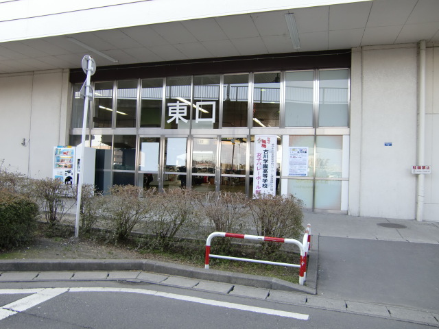 駅舎 (東口)