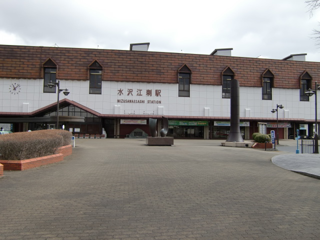 駅舎 (正面口 (西口))