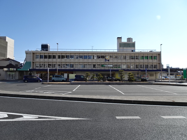 駅舎 (西口 (みなと口))