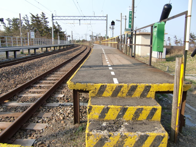 駅出入口 (1番線)