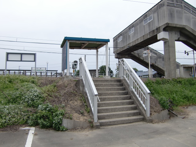 駅出入口 (南口)