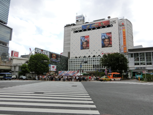 駅舎 (ハチ公口)