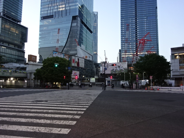 駅舎 (ハチ公口)