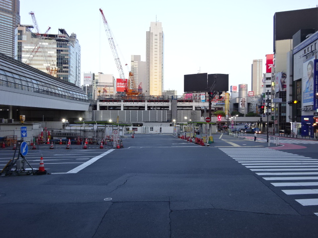 駅舎 (宮益坂口)