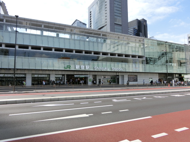 駅舎 (甲州街道口)