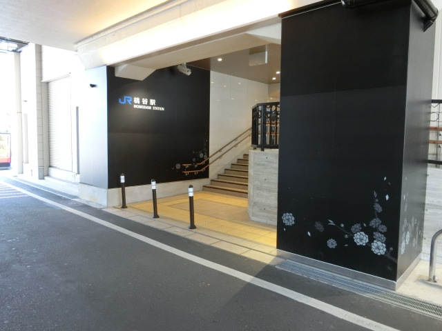 駅出入口 (北口)