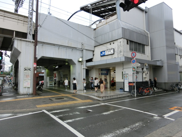 駅舎 (南口)