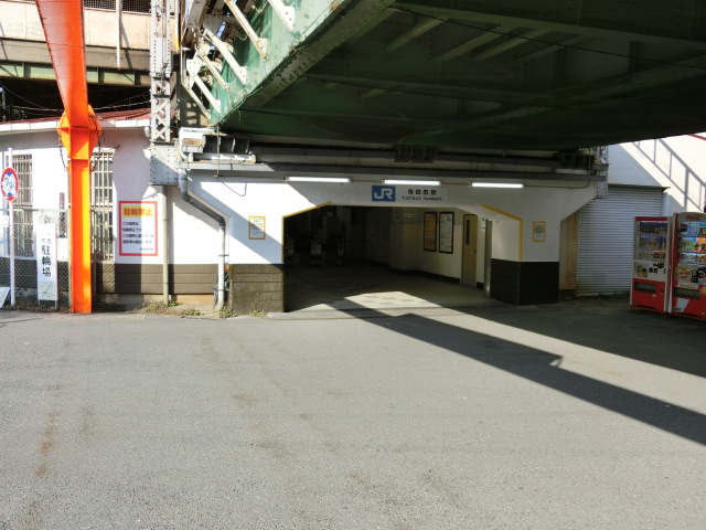 駅出入口 (南口)