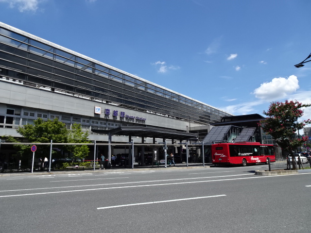 駅舎 (八条西口)