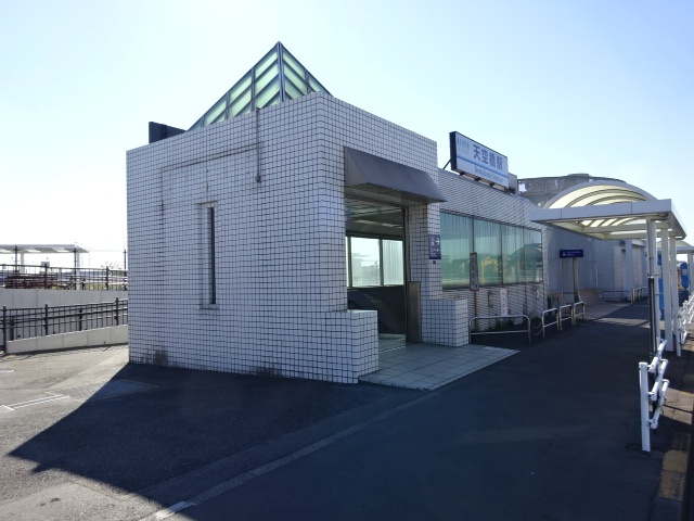 駅出入口 (A1出口)