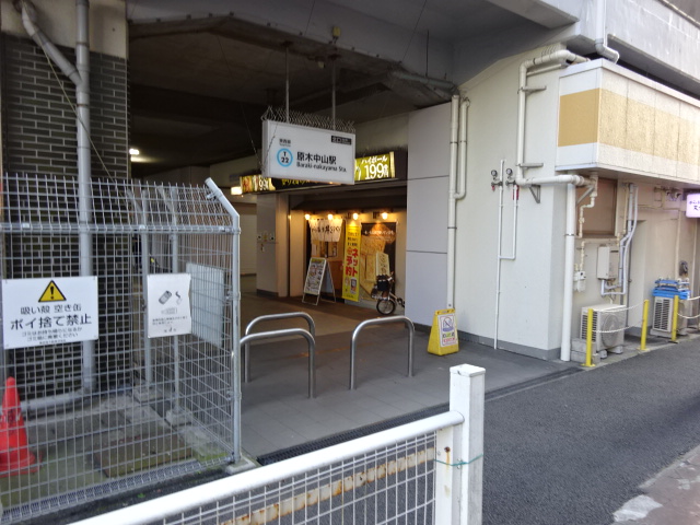 駅出入口 (北口)