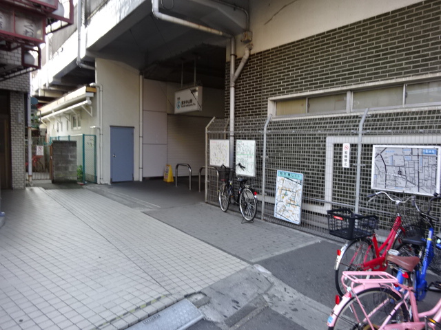 駅出入口 (南口)