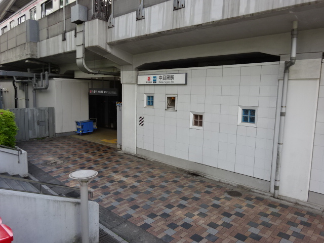 駅出入口 (東口2)