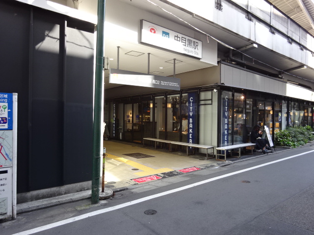 駅出入口 (西口2)